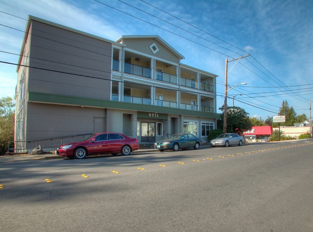 5711 Vista Dr, Ferndale, WA 98248