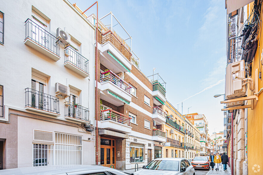 Multifamily in Madrid, MAD for sale - Primary Photo - Image 1 of 1