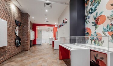 433 Spadina Ave, Toronto, ON for lease Interior Photo- Image 2 of 9