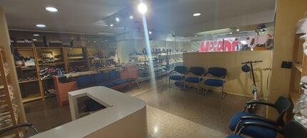 Retail in Barcelona, Barcelona for lease Interior Photo- Image 1 of 13