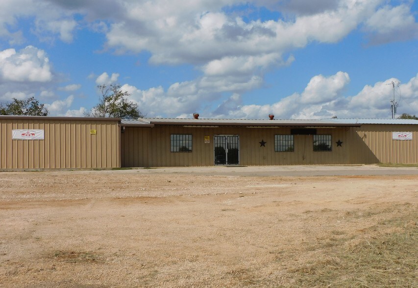 6623 State Highway 304, Rosanky, TX for sale - Building Photo - Image 1 of 1