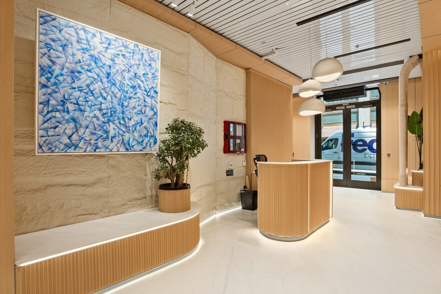 6 E 45th St, New York, NY for lease - Interior Photo - Image 3 of 8