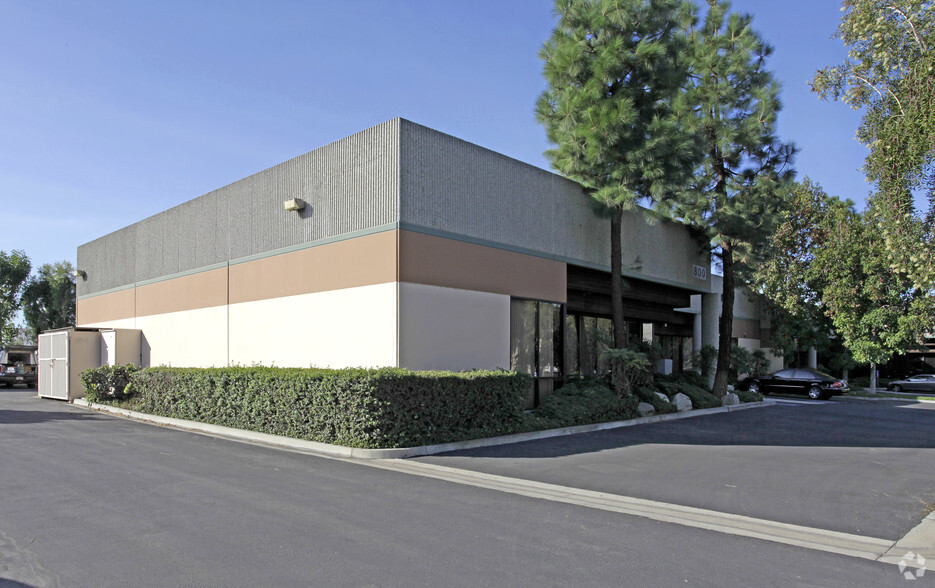 750 Columbia St, Brea, CA for lease - Primary Photo - Image 2 of 2