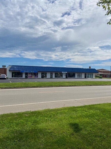 201 Richmond Ave E, Mattoon, IL for sale - Building Photo - Image 1 of 1