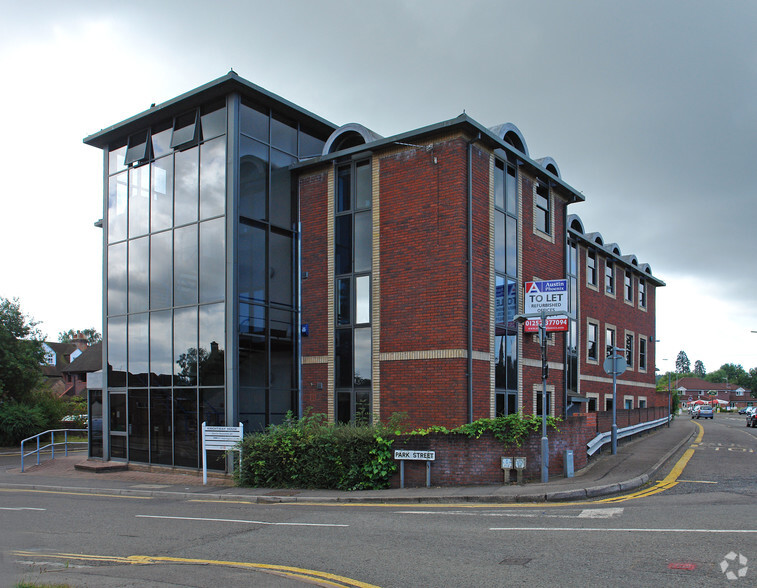 Park St, Bagshot for lease - Building Photo - Image 3 of 15