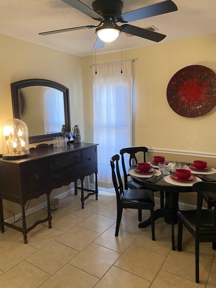 Quadplex and Short terms Airbnb Houses portfolio of 2 properties for sale on LoopNet.com - Interior Photo - Image 3 of 32