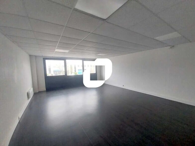 27 Rue Du Gros Murger, Herblay-sur-Seine for lease - Building Photo - Image 2 of 20