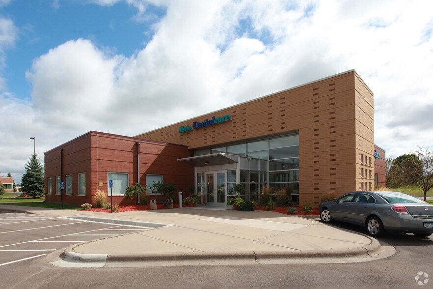 15785 95th Ave N, Maple Grove, MN for sale - Primary Photo - Image 1 of 1