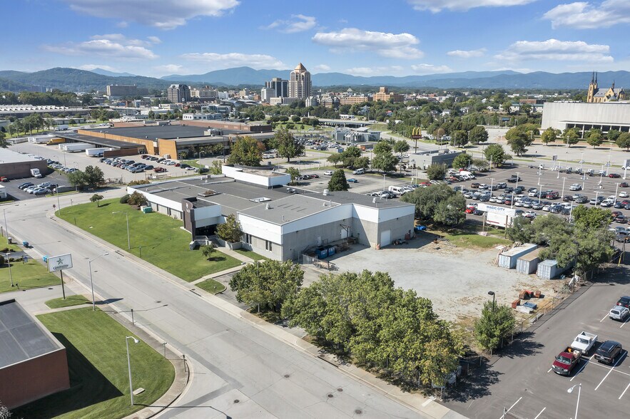 442 Rutherford Ave NE, Roanoke, VA for sale - Building Photo - Image 3 of 10