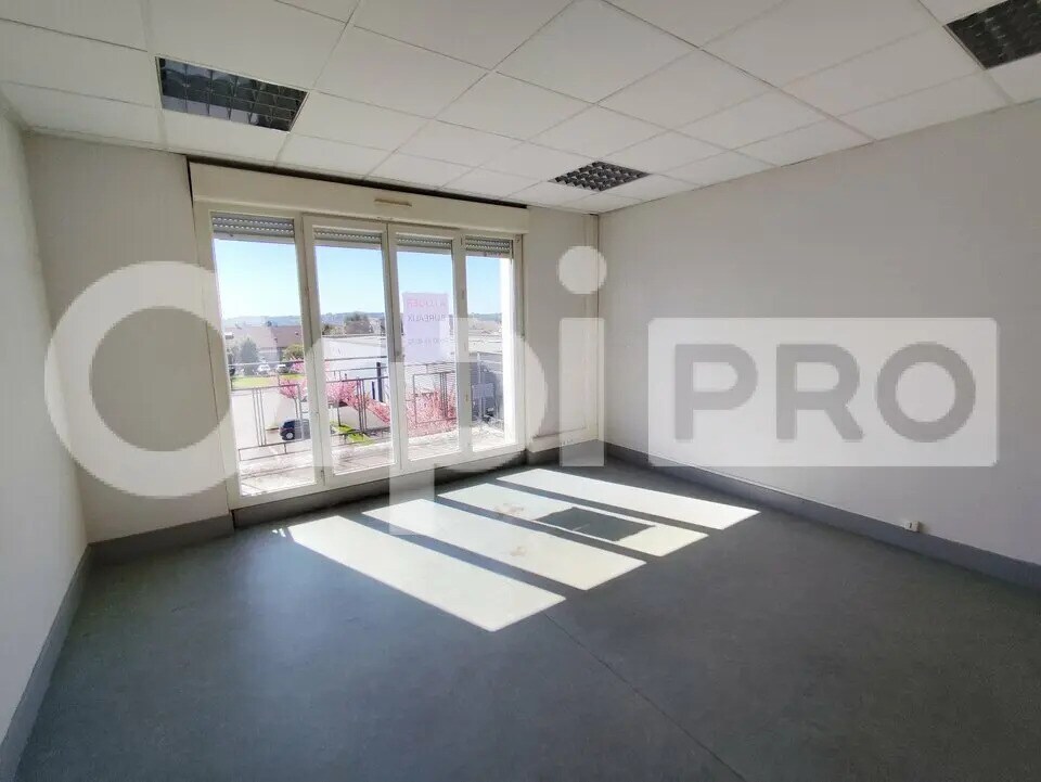 Office in Limoges for lease Building Photo- Image 1 of 6