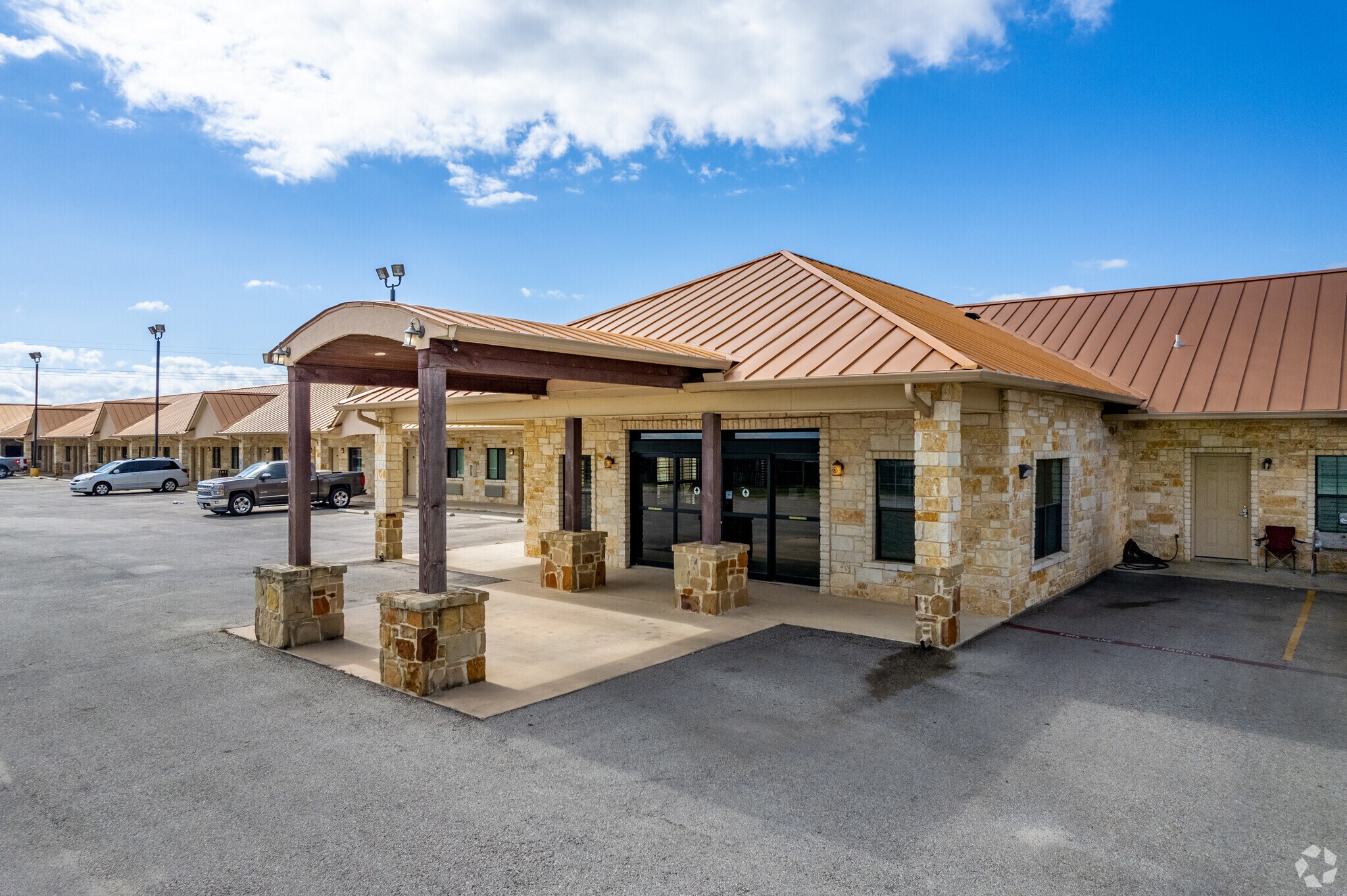 1756 Highway 97 E, Jourdanton, TX for sale Primary Photo- Image 1 of 1