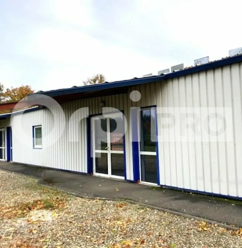 Office in Nogent-sur-Vernisson for lease Building Photo- Image 1 of 6
