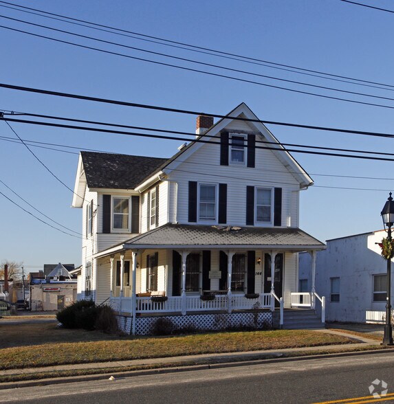 144 4th Ave, Bay Shore, NY for sale - Primary Photo - Image 1 of 1