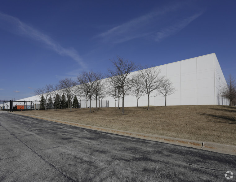 1010 Taylor Rd, Romeoville, IL for lease - Building Photo - Image 2 of 6