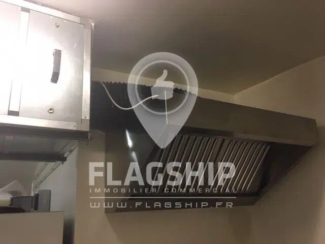 Retail in Paris for lease - Interior Photo - Image 3 of 3