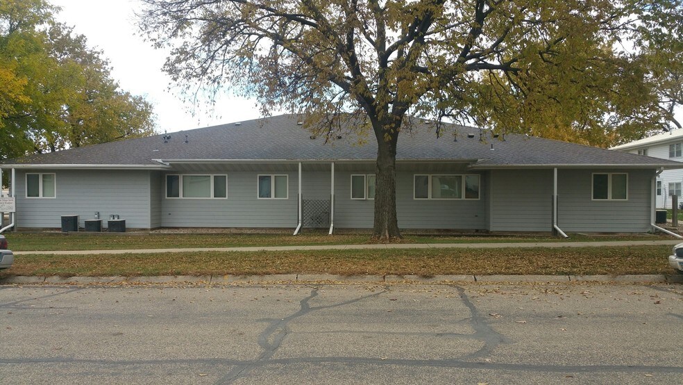421 Dakota St, Akron, IA for sale - Primary Photo - Image 1 of 1