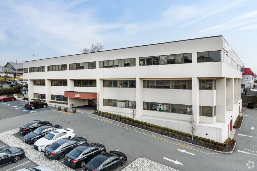 855 Valley Rd, Clifton, NJ for lease - Building Photo - Image 1 of 23