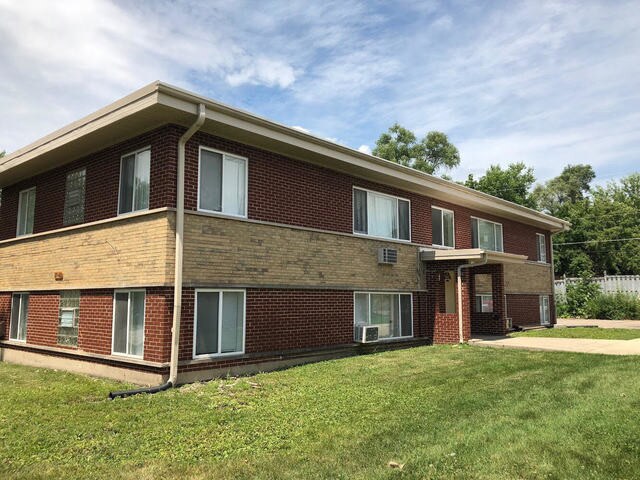 27W160 Cooley Ave, Winfield, IL for sale Primary Photo- Image 1 of 1