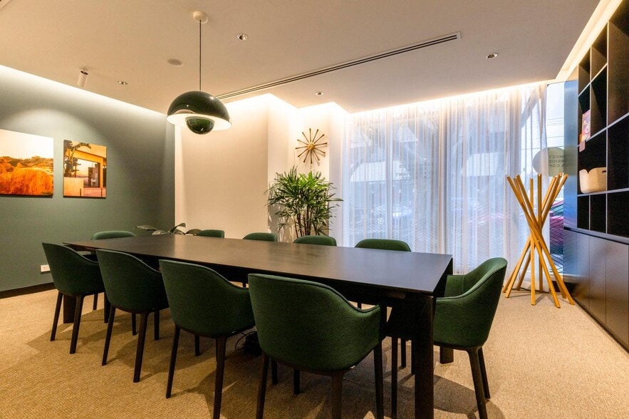 950 Route Des Colles, Biot for lease - Interior Photo - Image 2 of 92