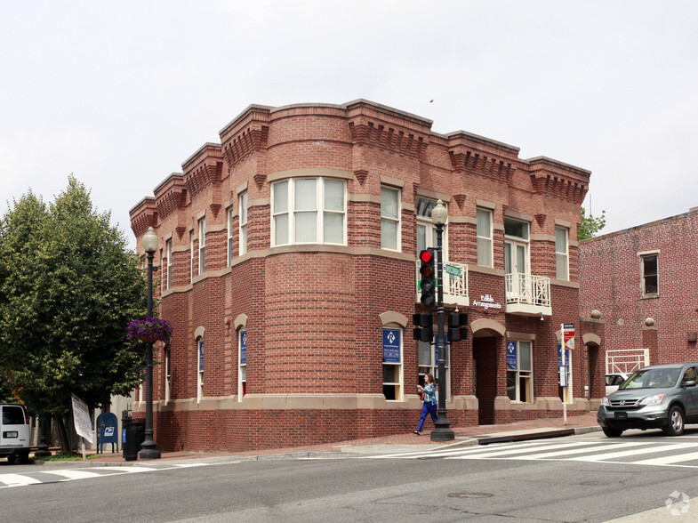 1600 Wisconsin Ave NW, Washington, DC for lease - Building Photo - Image 1 of 3