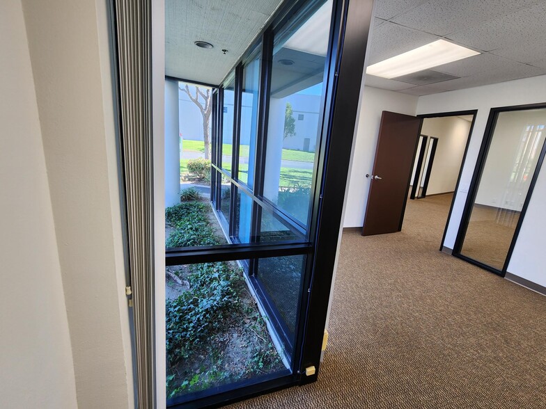 502 N Sheridan St, Corona, CA for lease - Building Photo - Image 2 of 7