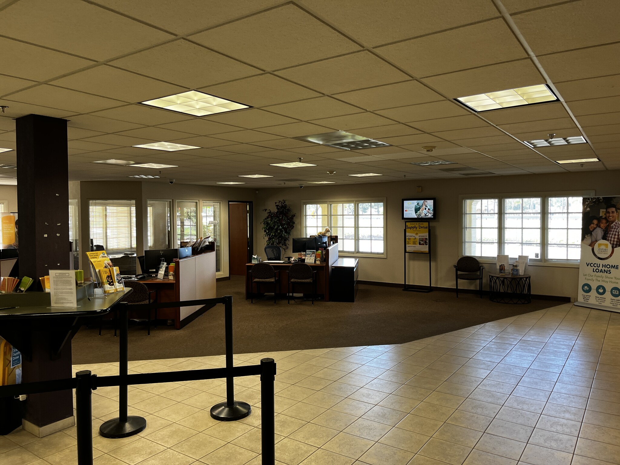 711 E Daily Dr, Camarillo, CA for lease Interior Photo- Image 1 of 8