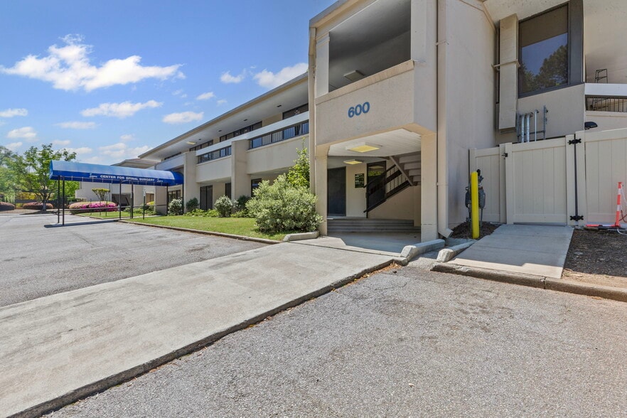 1900 The Exchange SE, Atlanta, GA for sale - Primary Photo - Image 1 of 14