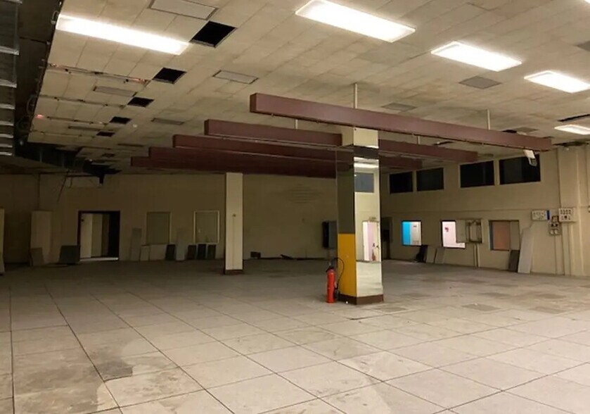 Flex in Saint-Cloud for sale - Building Photo - Image 1 of 3