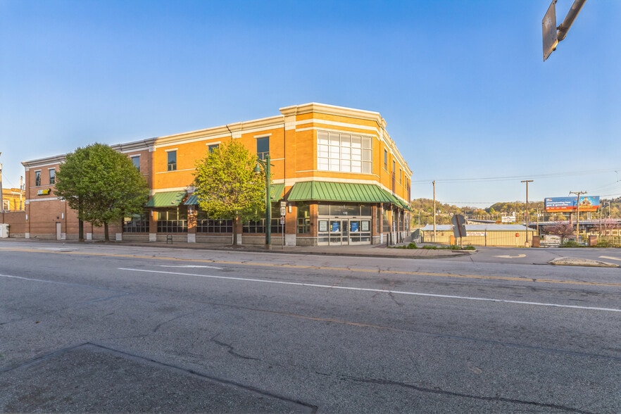 133 W 8th Ave, Homestead, PA for lease - Building Photo - Image 2 of 20