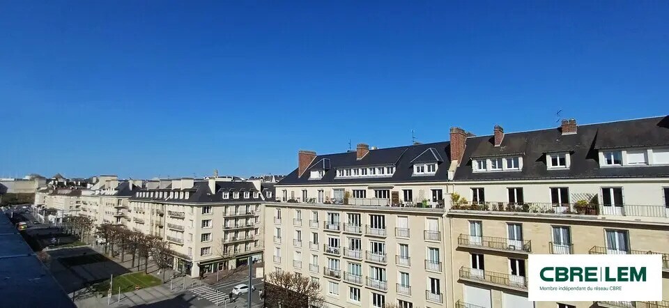 Office in Caen for lease - Building Photo - Image 1 of 8