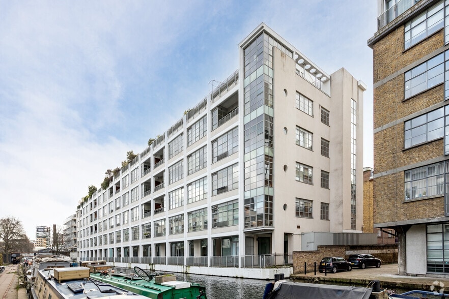 135-137 Shepherdess Walk, London for lease - Building Photo - Image 1 of 6