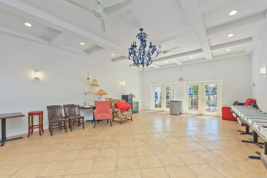 2330 N Palm Canyon Dr, Palm Springs, CA for sale - Building Photo - Image 3 of 17