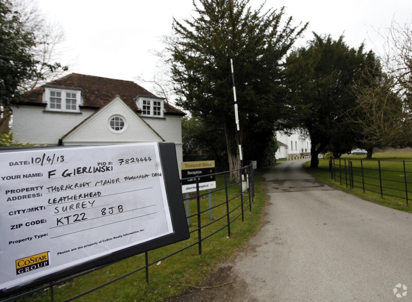 Thorncroft Dr, Leatherhead for lease - Building Photo - Image 2 of 7