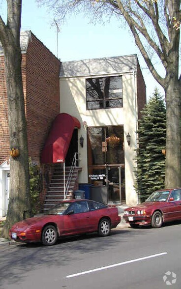 25-16 Francis Lewis Blvd, Flushing, NY for sale - Primary Photo - Image 1 of 1