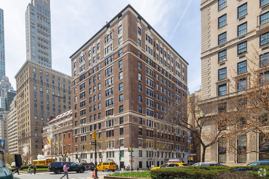 570 Park Ave, New York, NY for sale - Primary Photo - Image 1 of 7