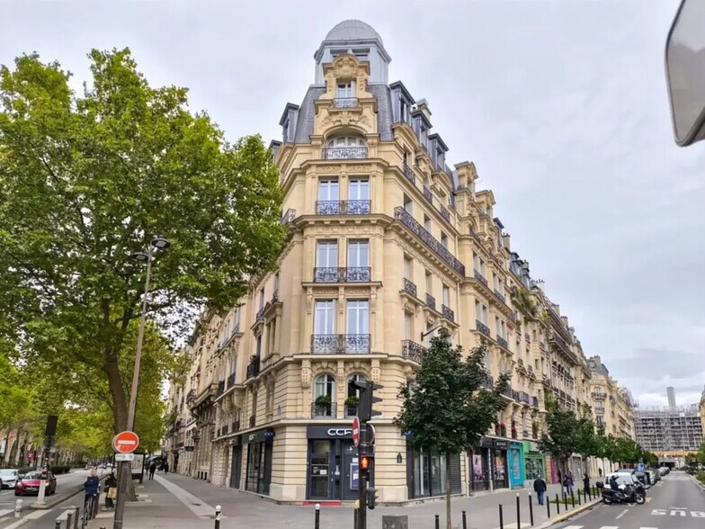 Retail in Paris for lease - Building Photo - Image 1 of 13