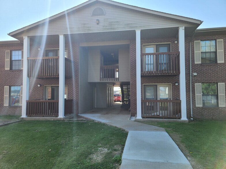 200 Gaslight Rd, Vandalia, MO 63382