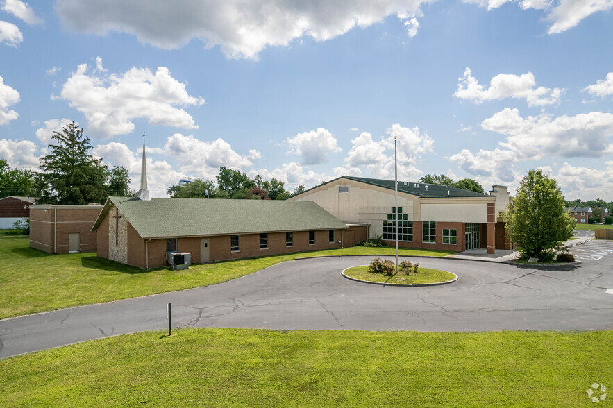 206 W Dayton Yellow Springs Rd, Fairborn, OH for sale - Primary Photo - Image 1 of 1