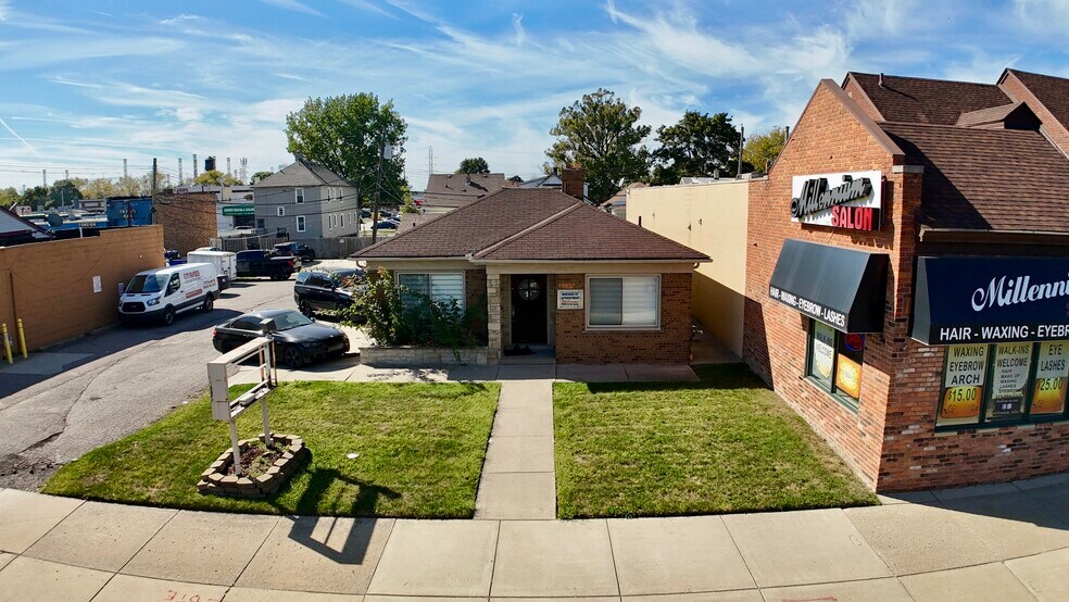 7247 Schaefer Rd, Dearborn, MI for lease - Building Photo - Image 2 of 22