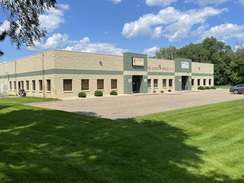 13720 Lincoln St NE, Ham Lake, MN for sale - Building Photo - Image 3 of 15