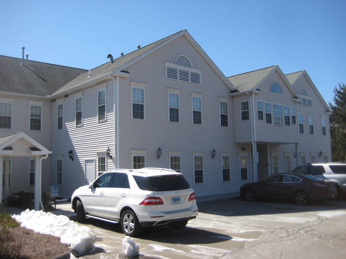 5 Durham Rd, Guilford, CT 06437