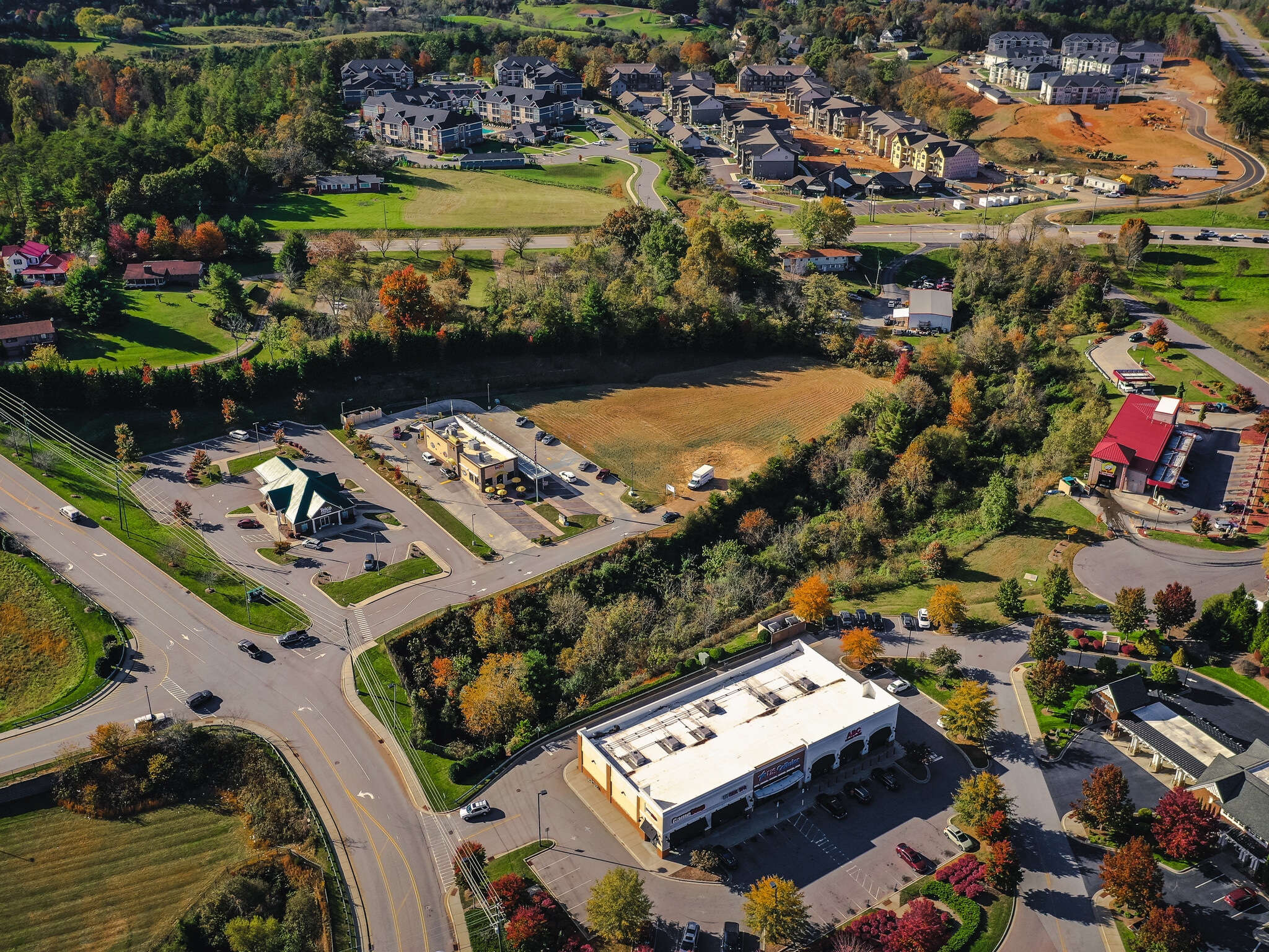 99999 Gill Rd, Weaverville, NC for sale Primary Photo- Image 1 of 12