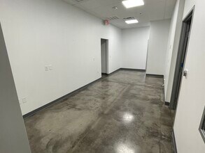 7700 W Highway 71, Austin, TX for lease Interior Photo- Image 1 of 4