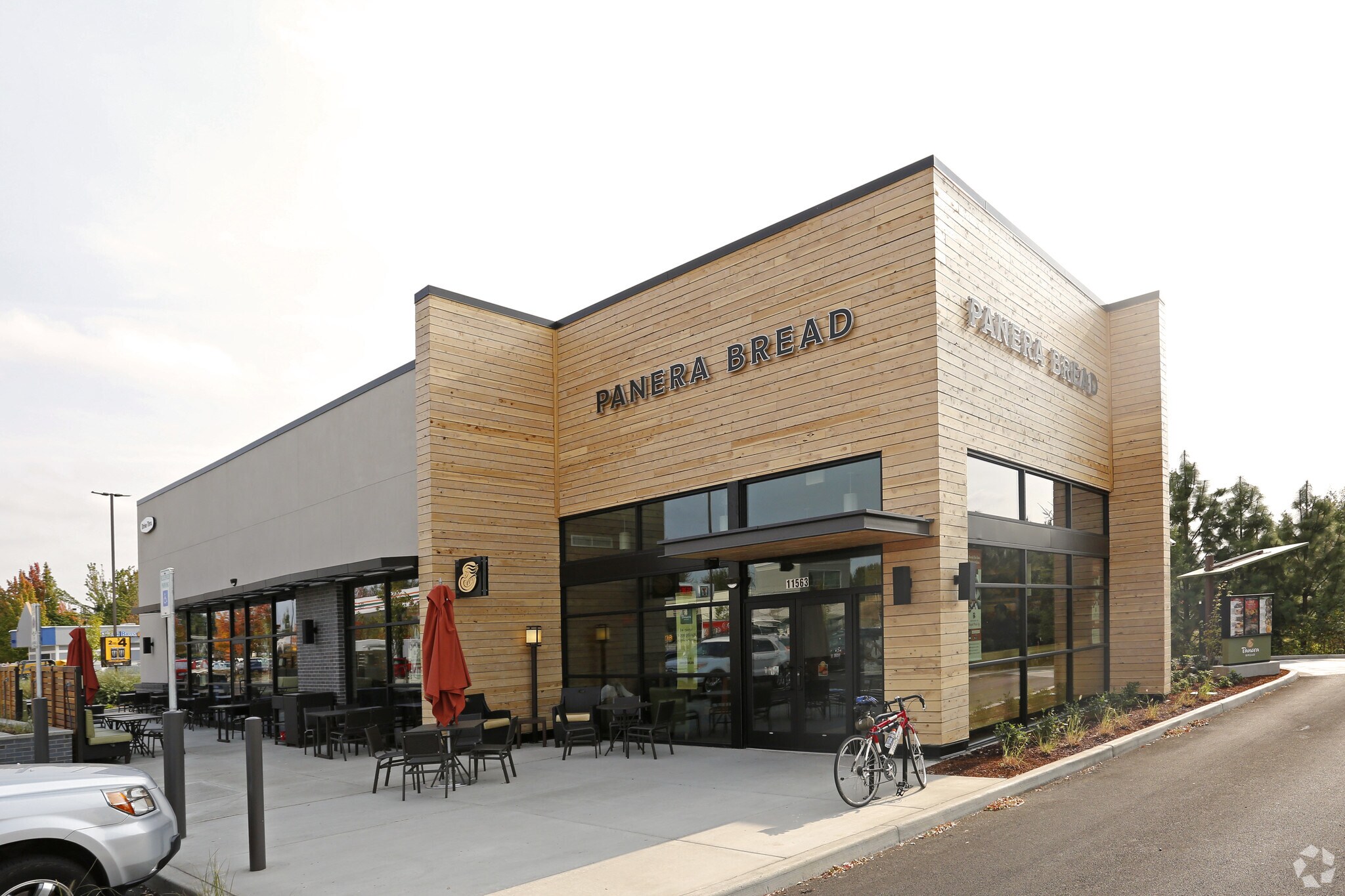 11563 NE Glenn Widing Dr, Portland, OR for sale Primary Photo- Image 1 of 1