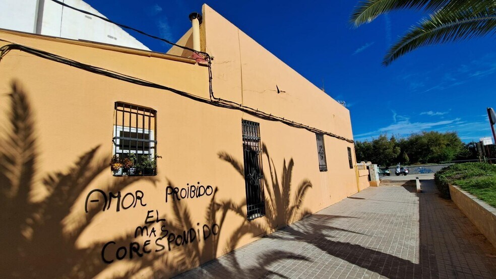 Retail in ALBORAIA for sale - Building Photo - Image 2 of 45