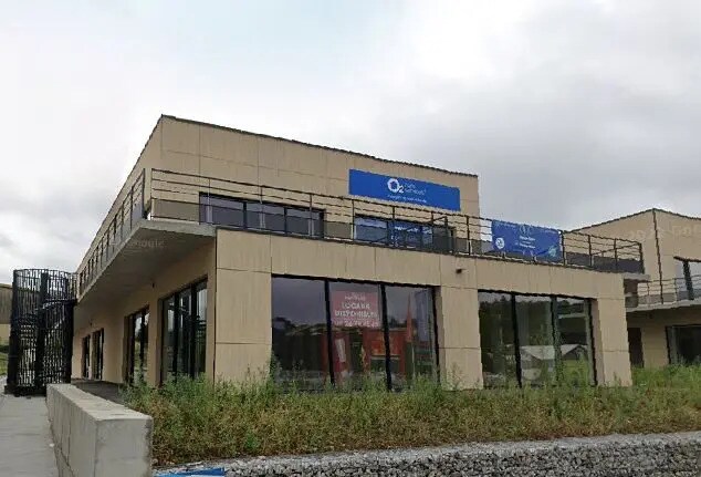 Office in Firminy for lease Building Photo- Image 1 of 4