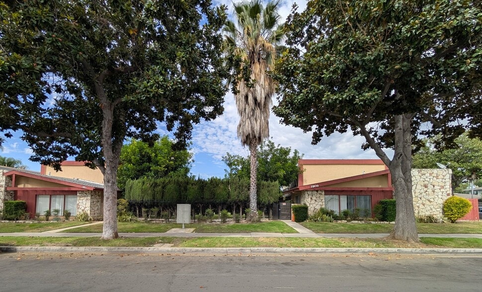 1909 E Wilshire Ave, Fullerton, CA for sale - Building Photo - Image 2 of 15