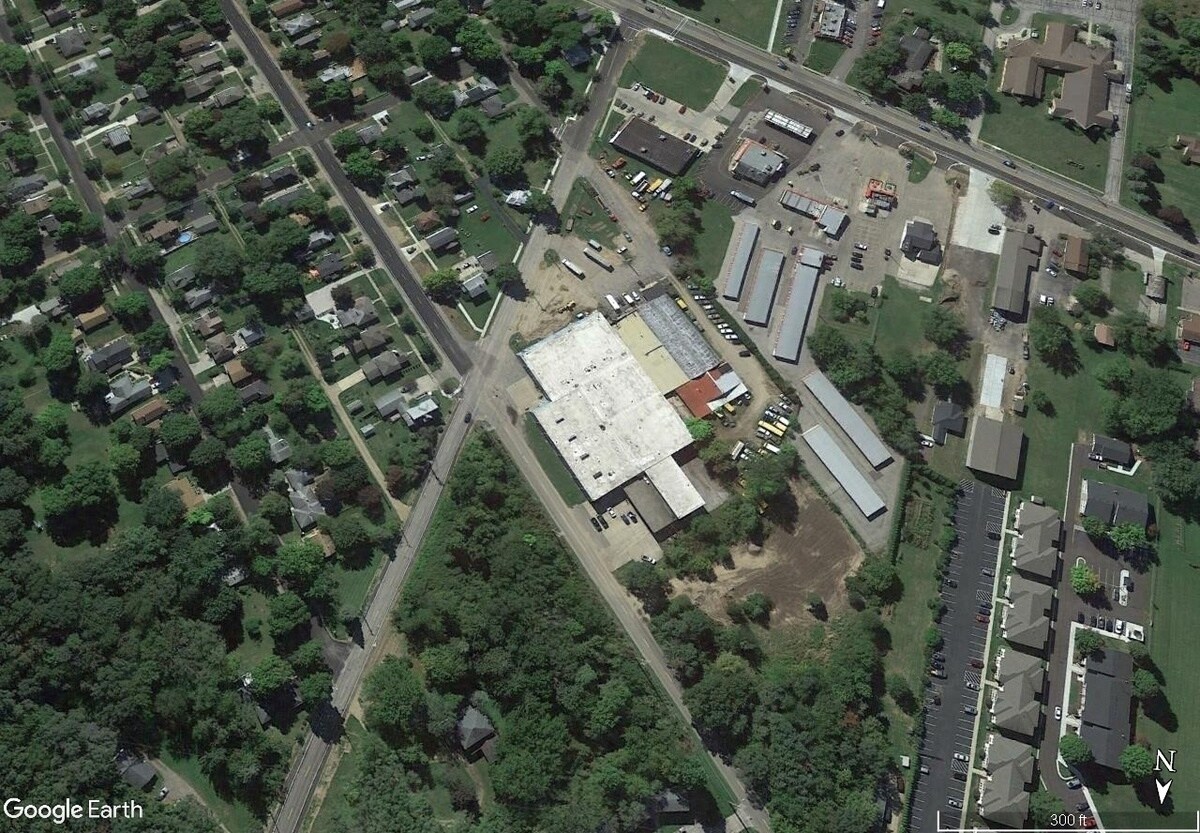 9176 N Main St, Berrien Springs, MI 49103