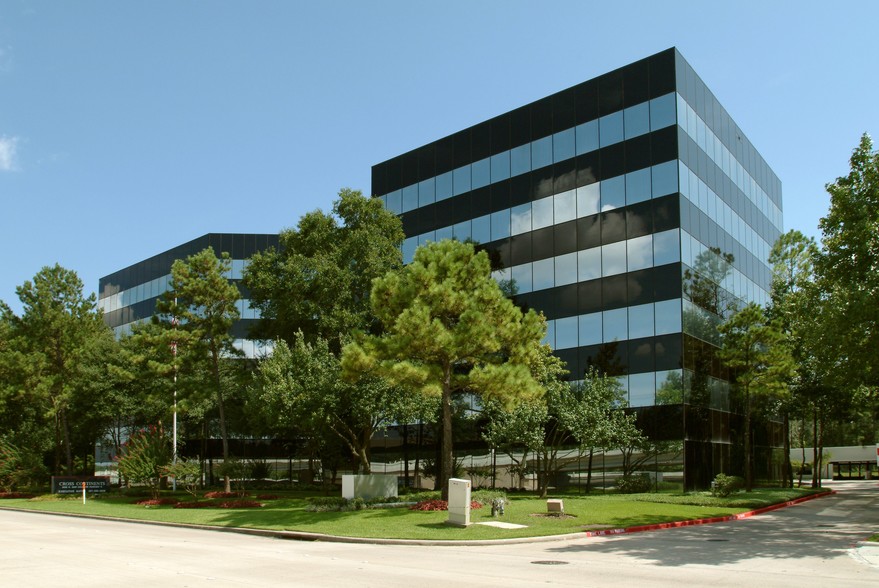 3838 N Sam Houston Pky E, Houston, TX for lease - Building Photo - Image 3 of 24