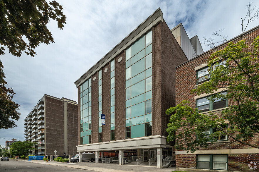 245 Cooper St, Ottawa, ON for lease - Building Photo - Image 2 of 4